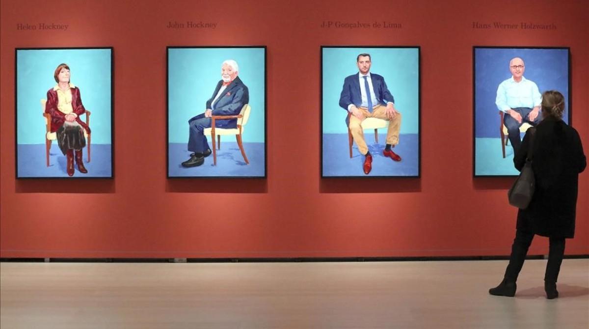 Cuatro de los 82 retratos realizados por el británico David Hockney, que se exponen en el Guggenheim de Bilbao.