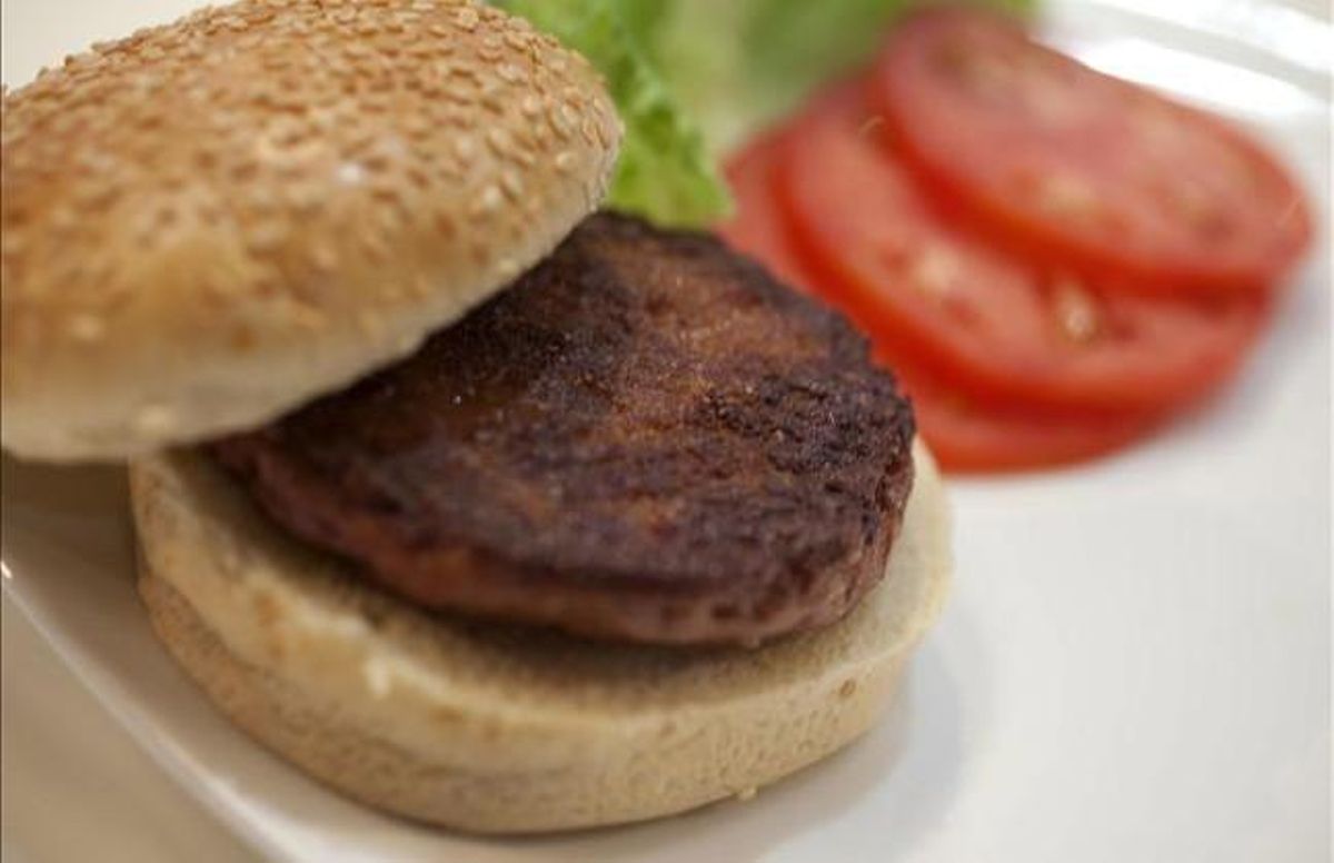 Una hamburguesa. Una hamburguesa.