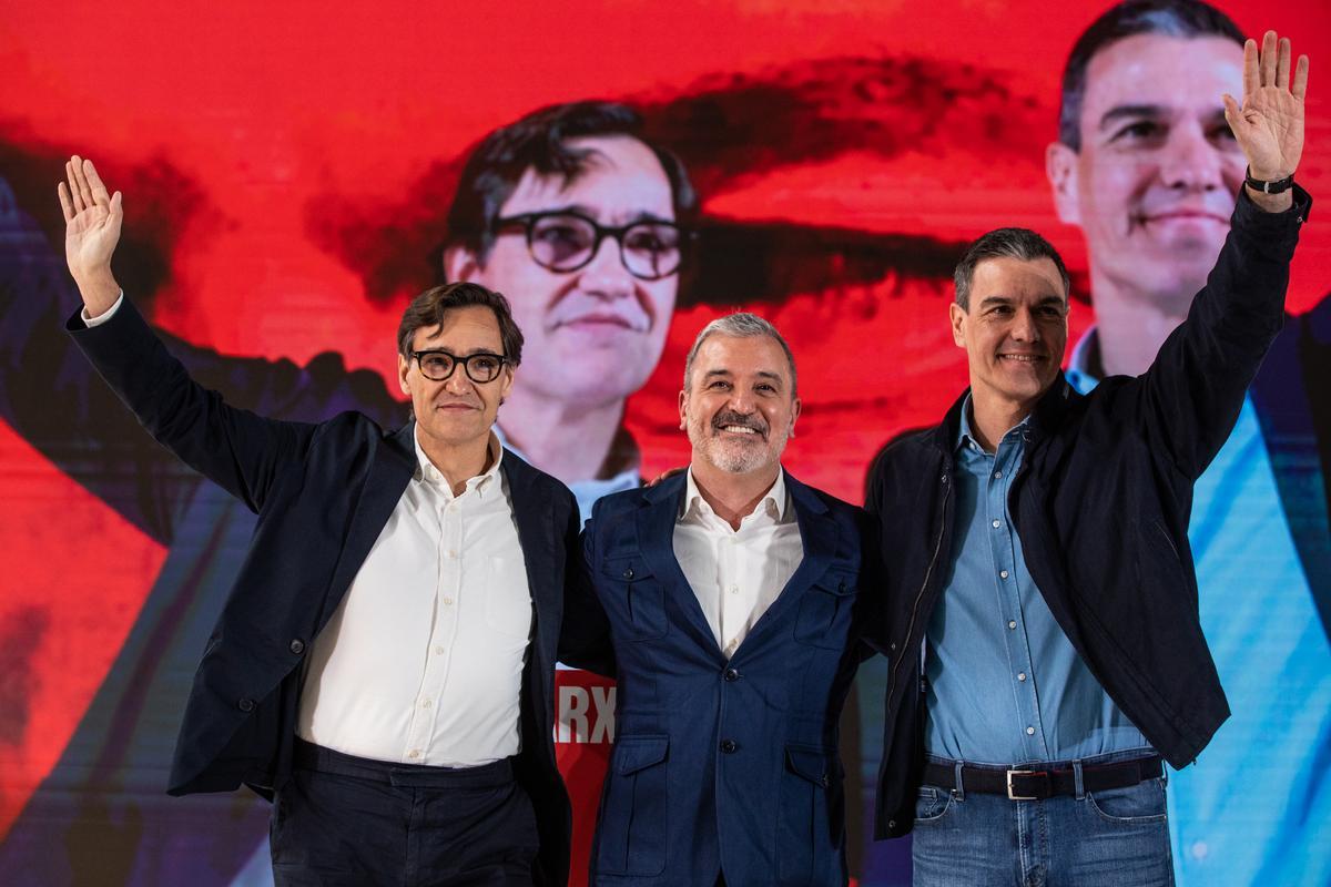 Pedro Sánchez reivindica la economía y la "paz social" que hay en España pese a los "chamanes" del PP