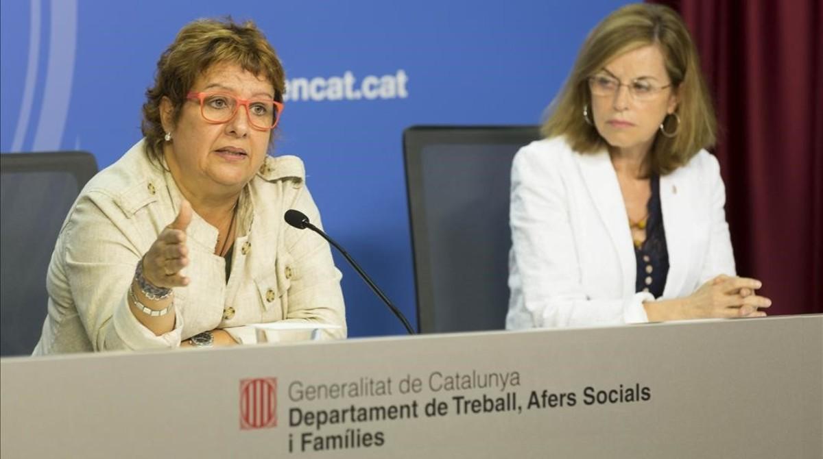 La ’consellera’ de Treball, Dolors Bassa (izquierda), junto a la directora del SOC, Mercè Garau.