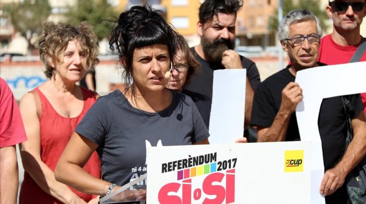 La diputada de la CUP Anna Gabriel, este martes, en un acto en Tortosa. La diputada de la CUP Anna Gabriel, este martes, en un acto en Tortosa.