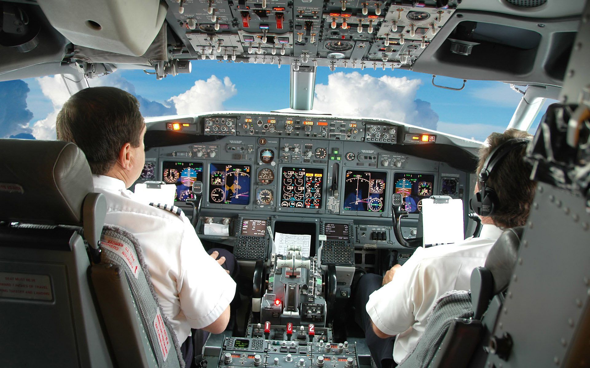 ¿Cuánto es el sueldo de un piloto de avión?