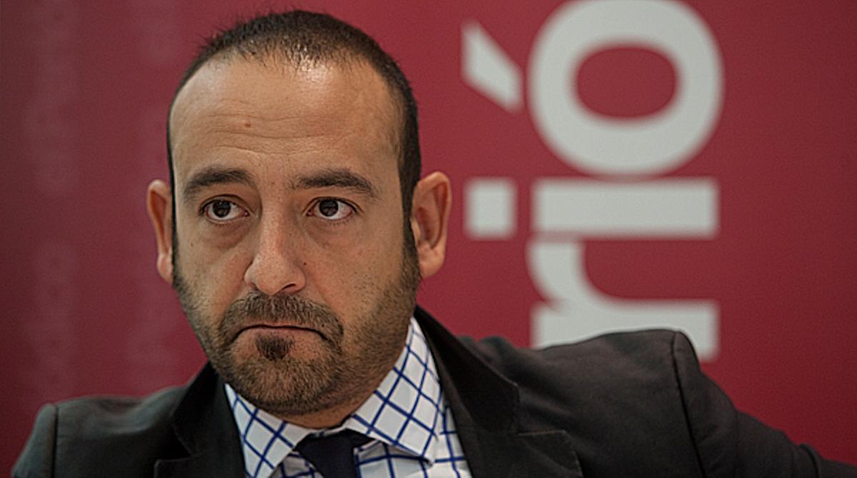 Jordi Cañas mientras el diputado de la CUP cita a Franco y Espartero en