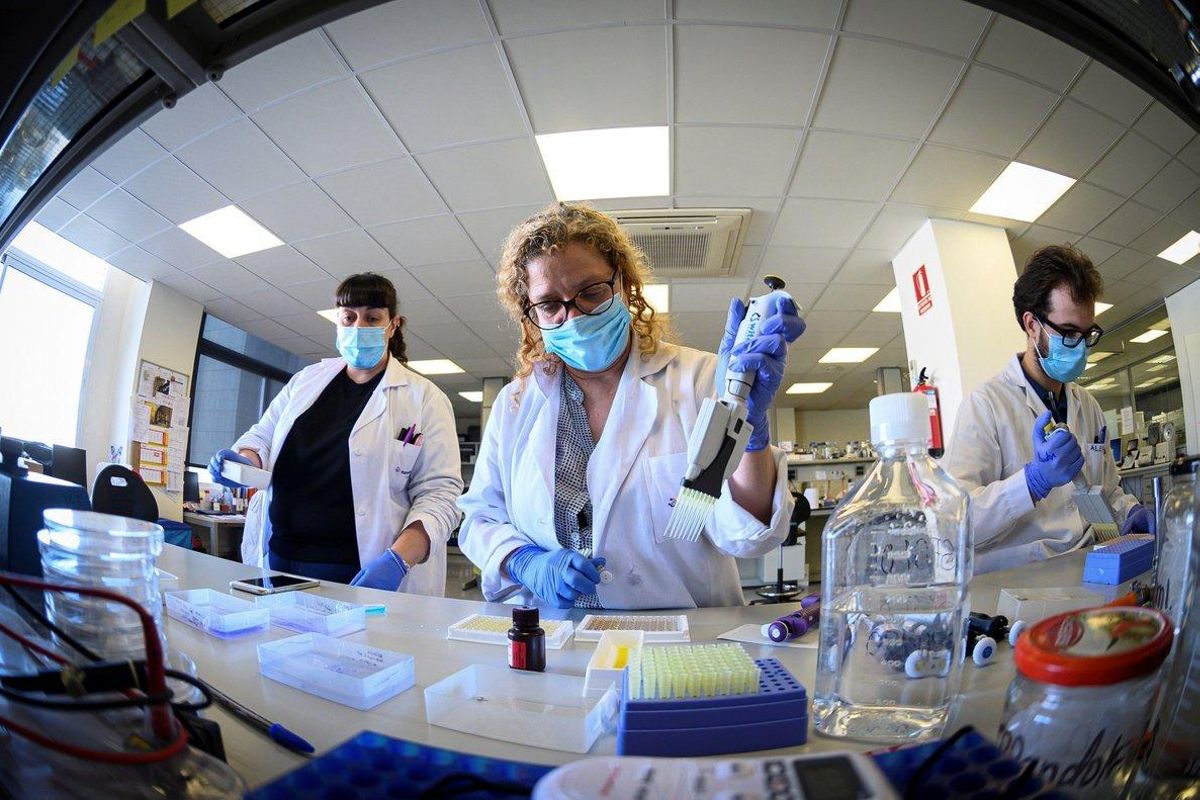 Laboratorio de biotecnología Eurofins, en Madrid, donde se producen test para detección del Covid-19. Laboratorio de biotecnología Eurofins, en Madrid, donde se producen test para detección del Covid-19.