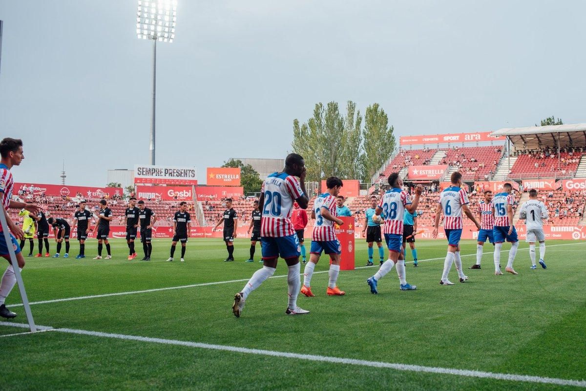 El Amorebieta, en el instante histórico de debutar en Segunda, ante el Girona. El Amorebieta, en el instante histórico de debutar en Segunda, ante el Girona.