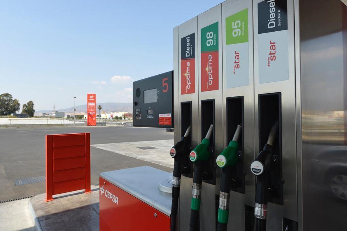 Cepsa, Galp, Shell y Disa se suman a Repsol con una rebaja mínima de 10 céntimos en sus gasolineras