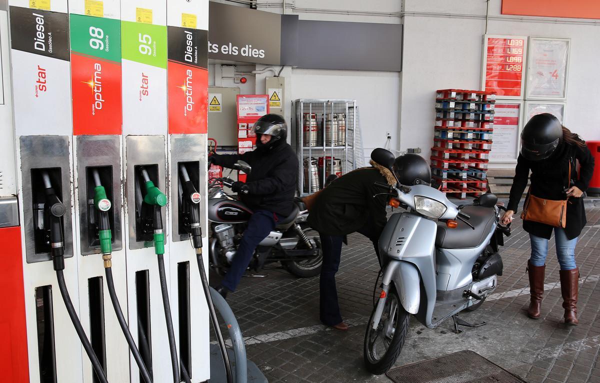 Gasolinera de Barcelona. Gasolinera de Barcelona.