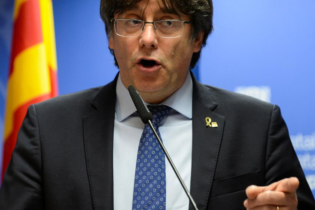 Former Catalan leader Carles Puigdemont holds a news conference in Brussels, Belgium December 19, 2019.  REUTERS/Johanna Geron