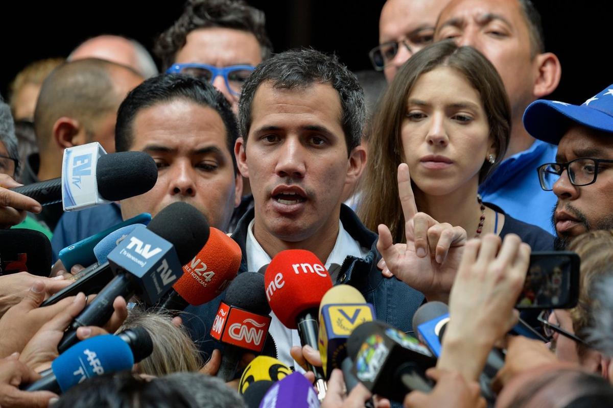 Juan Guaidó el autoproclamado presidente de Venezuela en rueda de prensa  Photo by Luis ROBAYO   AFP 
