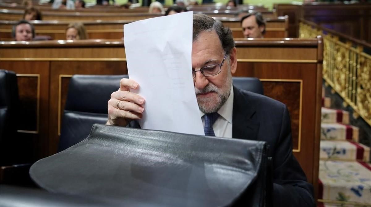 Rajoy se prepara para dar cuenta del Consejo Europeo en el Congreso, el miércoles 15 de marzo. Rajoy se prepara para dar cuenta del Consejo Europeo en el Congreso, el miércoles 15 de marzo.
