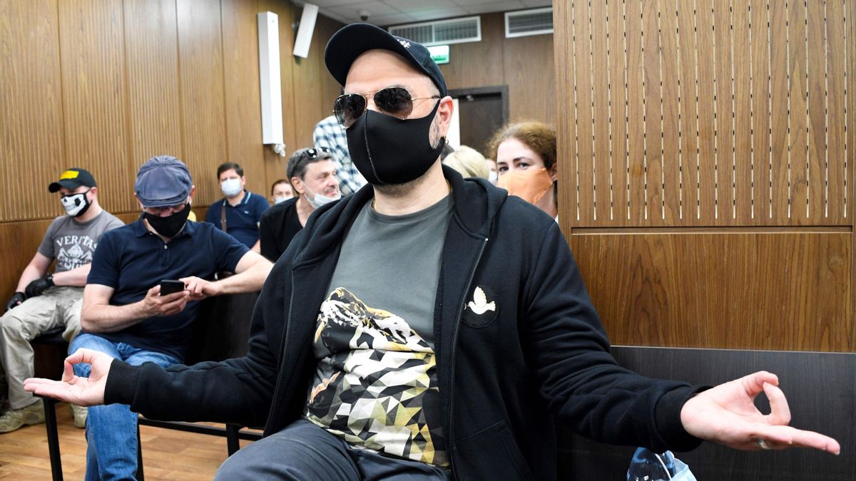 Kirill Serebrennikov espera el veredicto a su juicio, en Moscú, en junio de 2020. Kirill Serebrennikov espera el veredicto a su juicio, en Moscú, en junio de 2020.