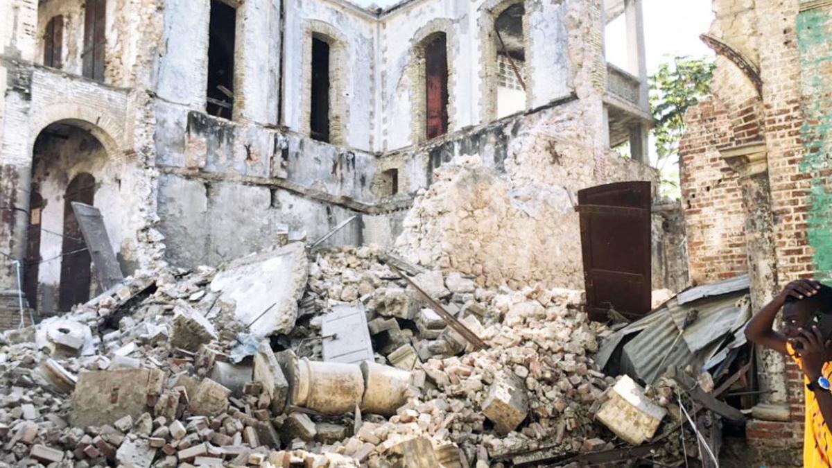 Imagen de archivo de un edificio derruido.