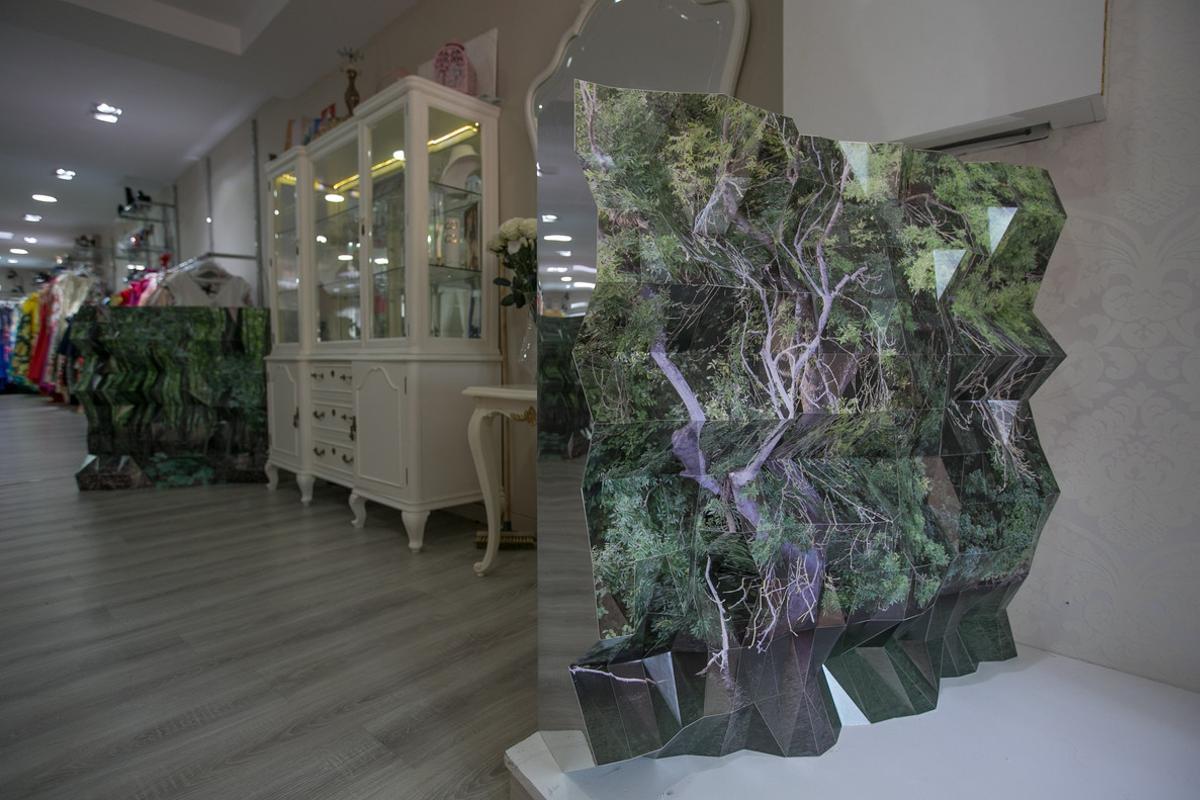 Relieve fotográfico ’The Growth Imperative’ de Stefanie Herr en Le Petit Paris Boutique