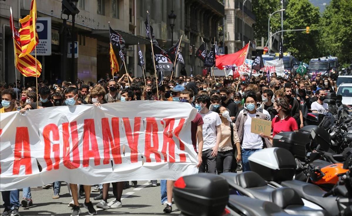 Cortes De Tráfico En El Centro De Barcelona Por La Huelga De Universitarios