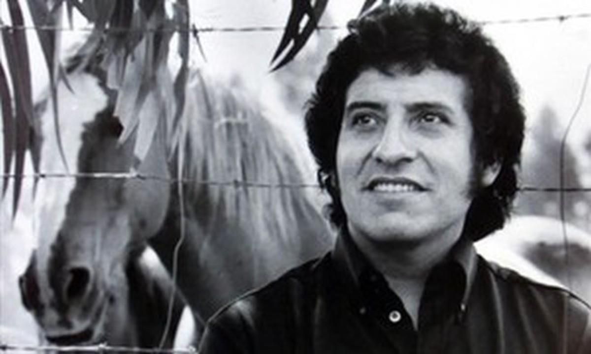El artista Víctor Jara, asesinado en Chile en 1973. El artista Víctor Jara, asesinado en Chile en 1973.