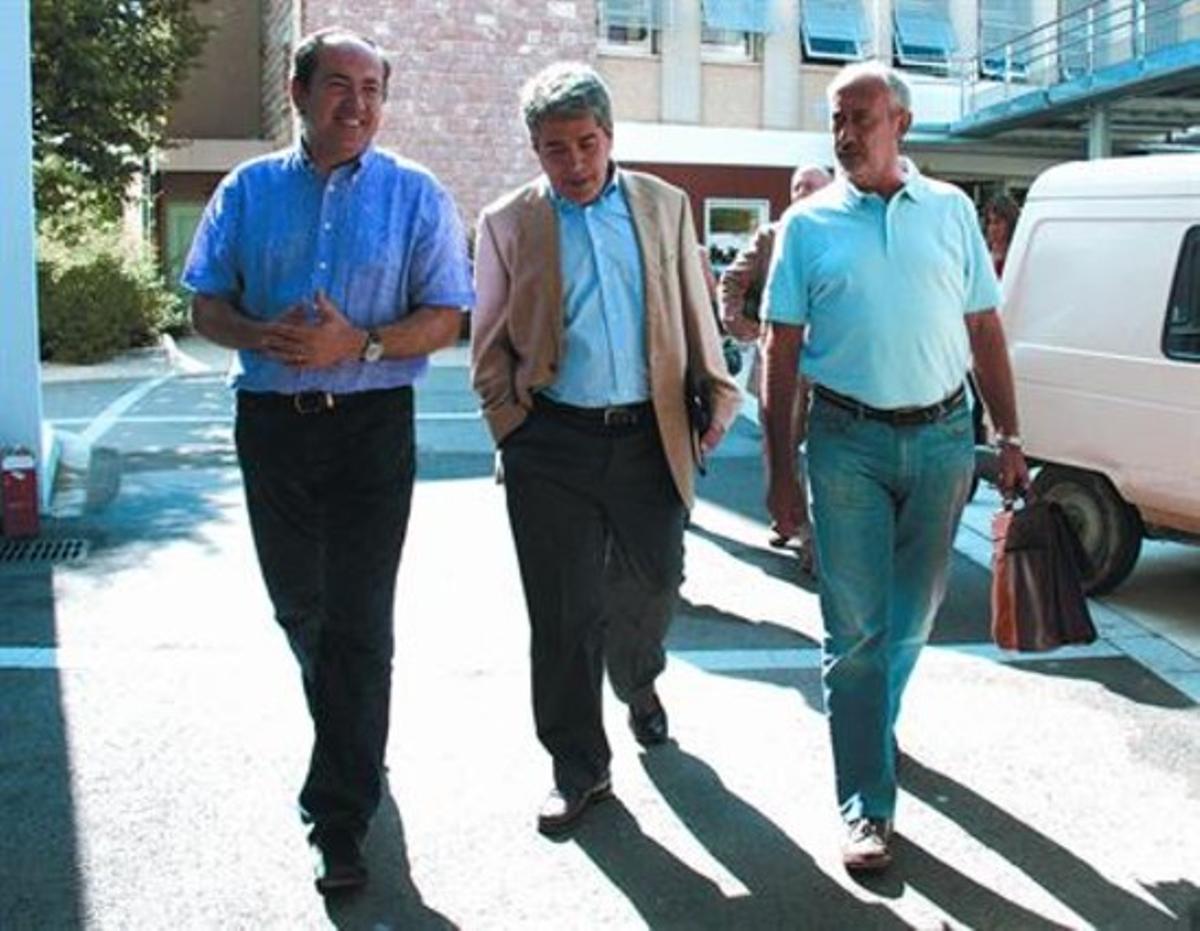 El portavoz del Govern, Francesc Homs (centro), ayer, en la localidad francesa de Prada de Conflent. El portavoz del Govern, Francesc Homs (centro), ayer, en la localidad francesa de Prada de Conflent.