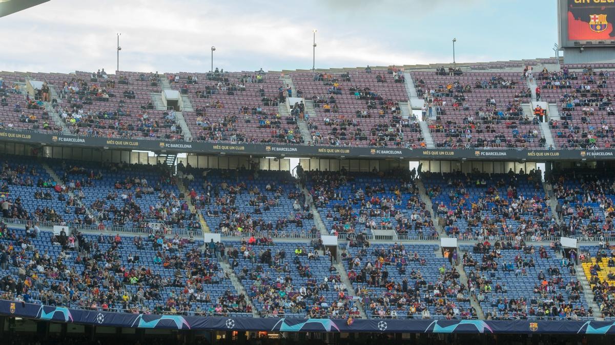 Un aspecto de la grada del Camp Nou durante el Barça-Dinamo de Kiev.