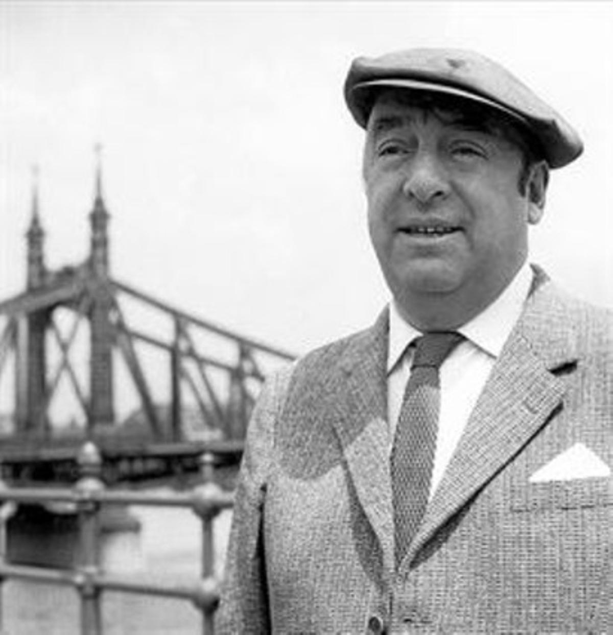 Pablo Neruda en Budapest (1956).