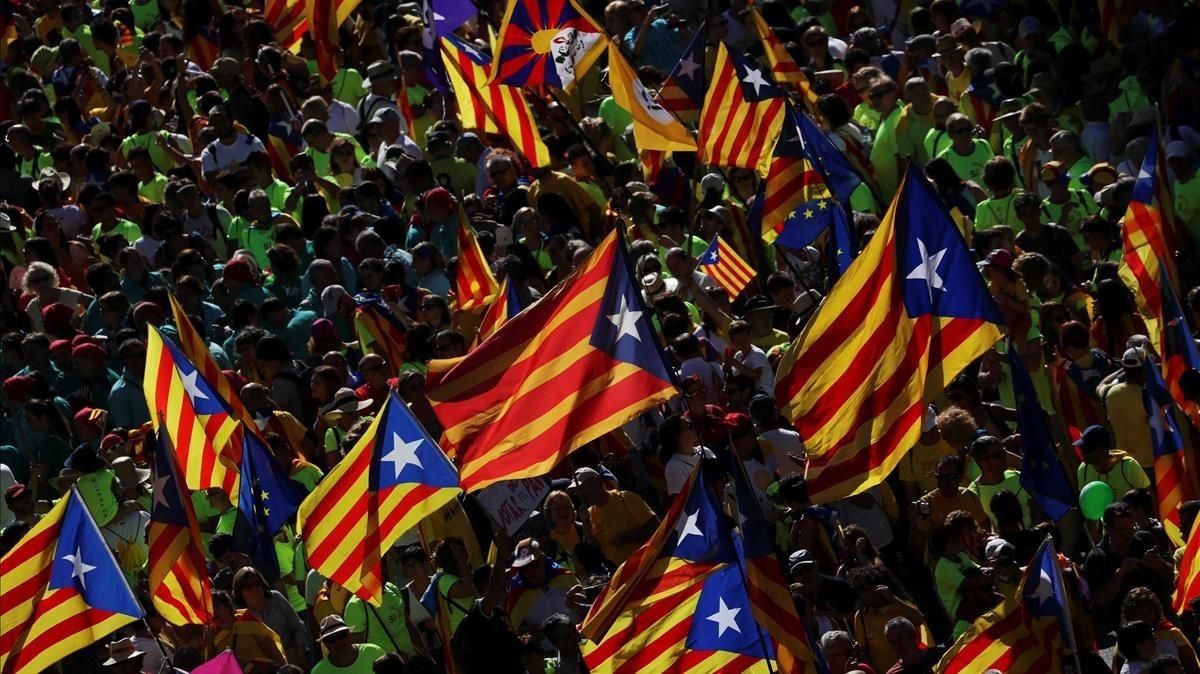 ’Estelades’ al viento, en la manifestación de las 17.14 horas. ’Estelades’ al viento, en la manifestación de las 17.14 horas.