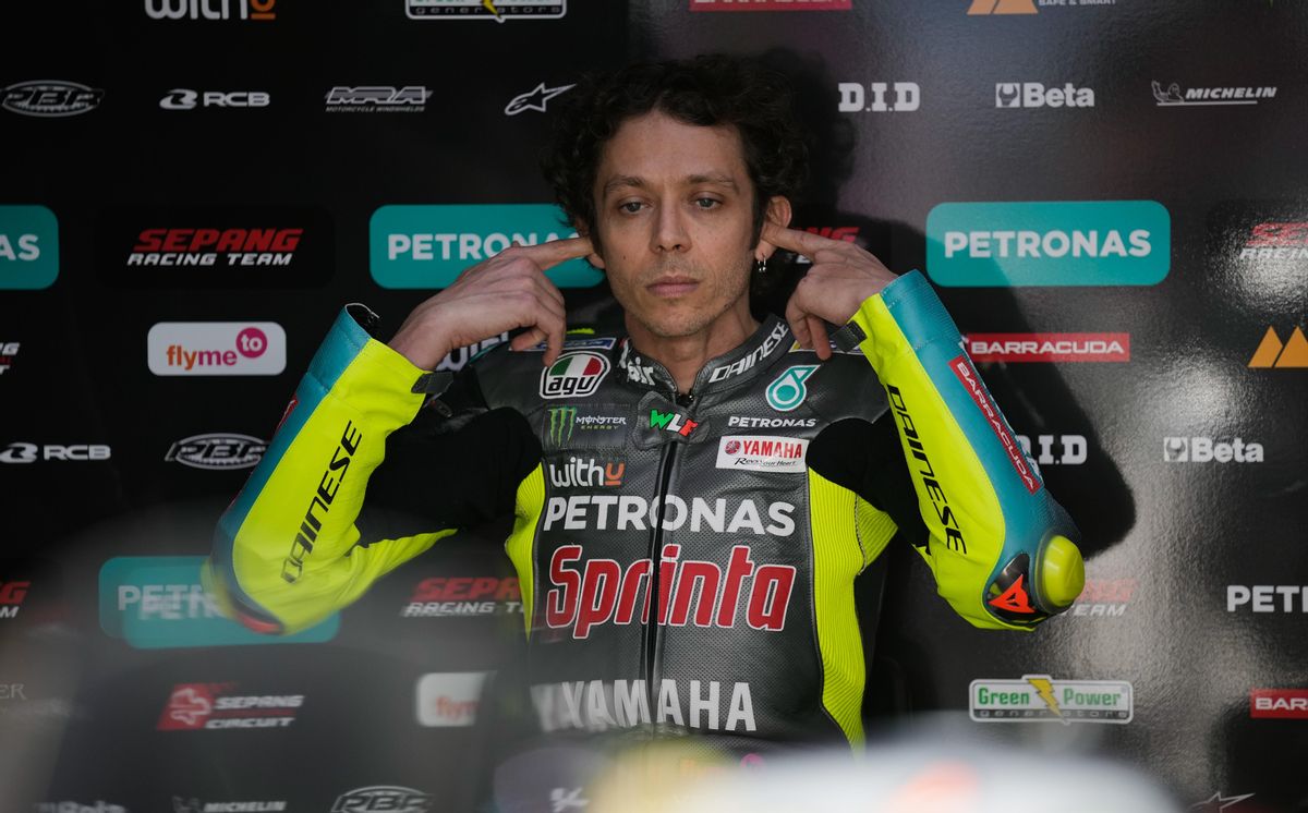 Valentino Rossi se prepara para salir a pista, en Catar. Valentino Rossi se prepara para salir a pista, en Catar.
