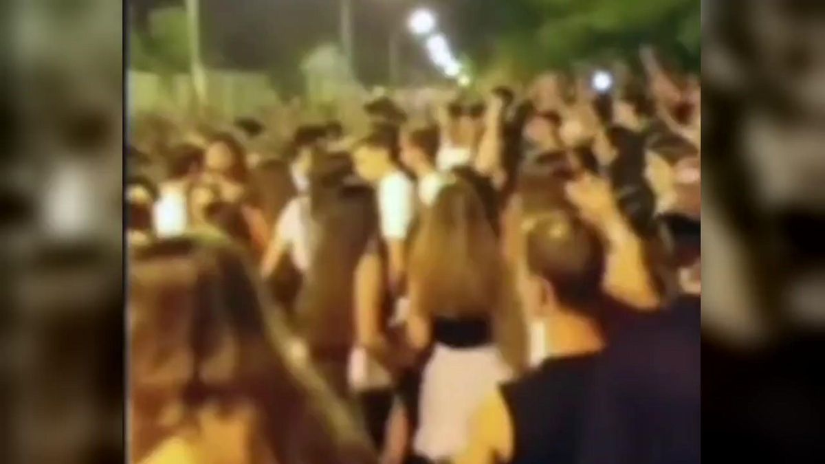 El Govern balear aïlla tots els estudiants en quarantena al mateix hotel El Govern balear aïlla tots els estudiants en quarantena al mateix hotel