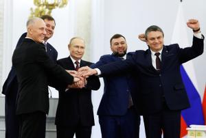 Putin proclama l’annexió de les regions ocupades d’Ucraïna i avisa que les defensarà «amb totes les forces»