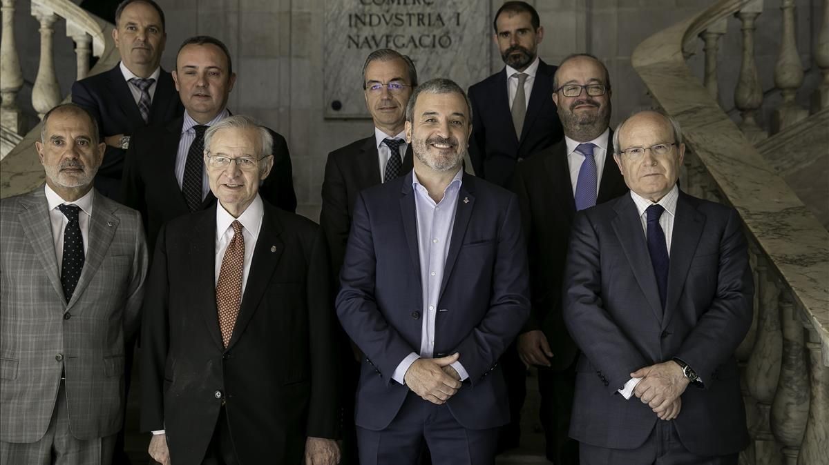 Jaume Collboni, flanqueado a la izquierda por Miquel Valls, y a la derecha, por José Montilla. Jaume Collboni, flanqueado a la izquierda por Miquel Valls, y a la derecha, por José Montilla.