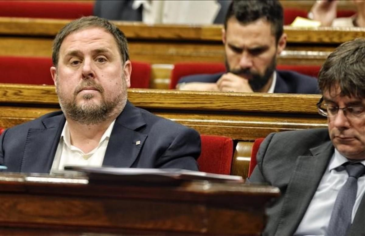 Junqueras y Puigdemont, en el Parlament. Junqueras y Puigdemont, en el Parlament.