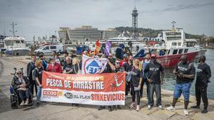 Pescadores de Barcelona protestan contra la prohibición de la pesca de arrastre