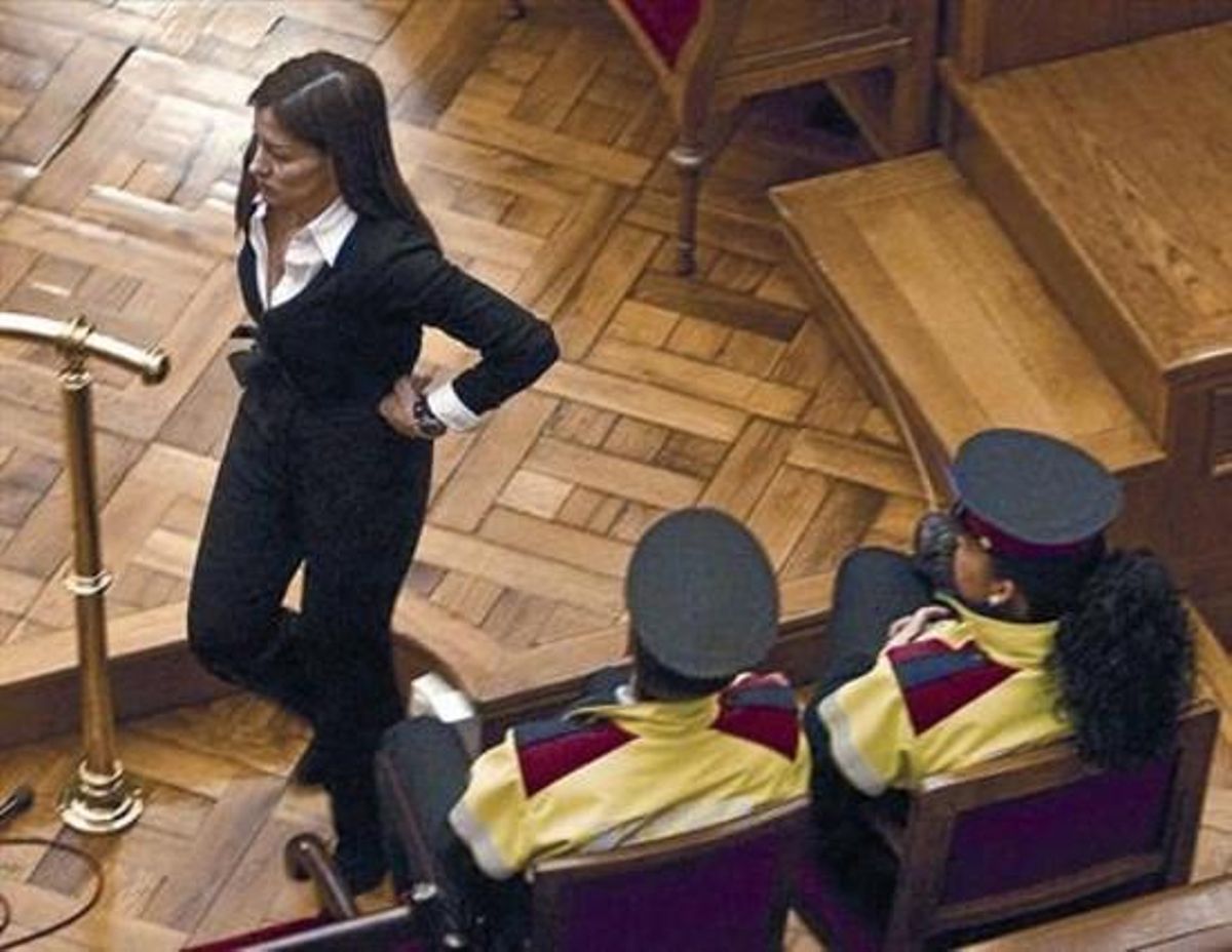 María Ángeles Molina, Angie, poco antes de comenzar su declaración en la Audiencia de Barcelona, ayer. María Ángeles Molina, Angie, poco antes de comenzar su declaración en la Audiencia de Barcelona, ayer.