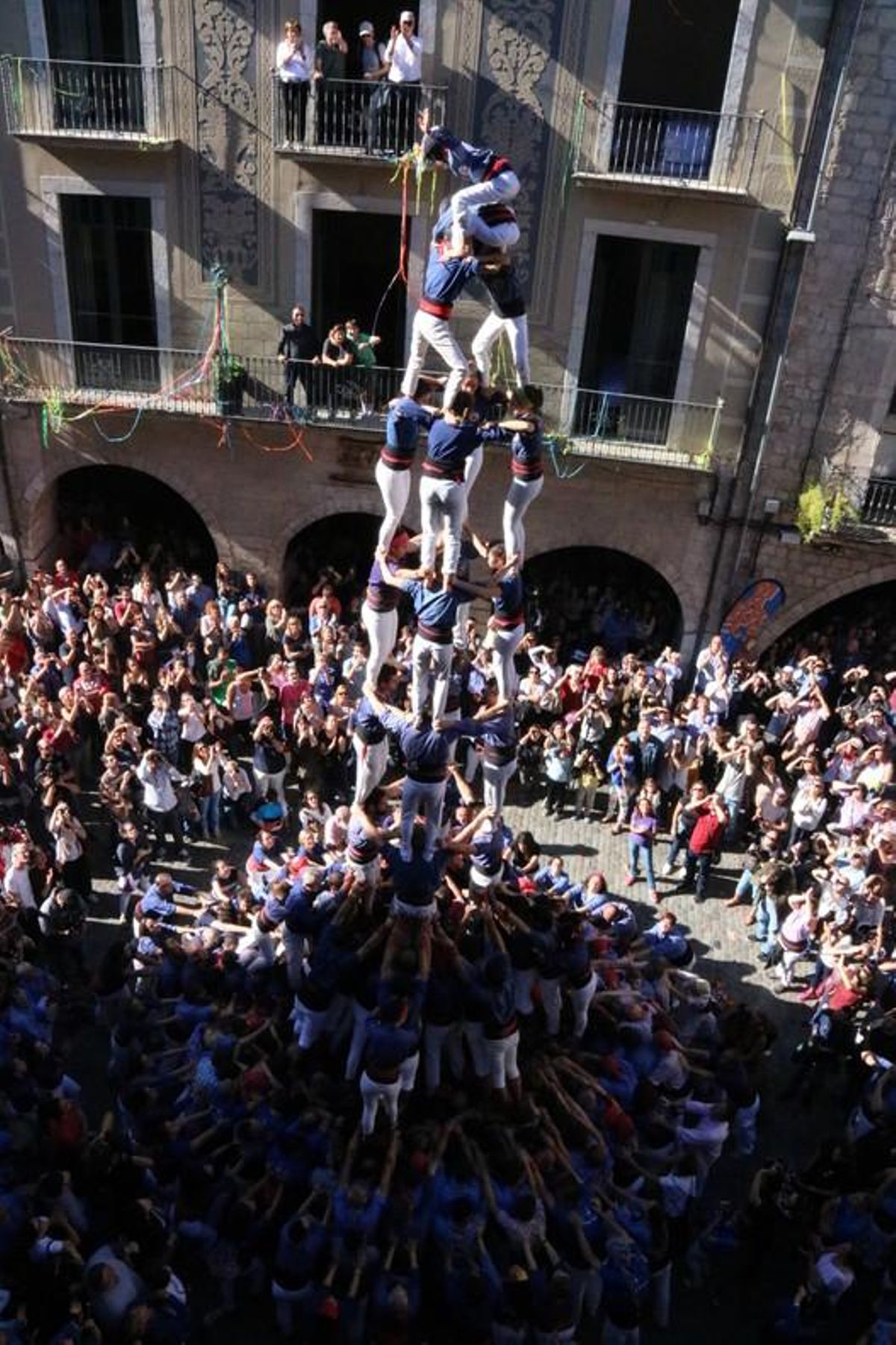 El quatre de nou amb folre dels Capgrossos de Mataró, en la Diada de Sant Narcís a Girona, aquest diumenge. El quatre de nou amb folre dels Capgrossos de Mataró, en la Diada de Sant Narcís a Girona, aquest diumenge.