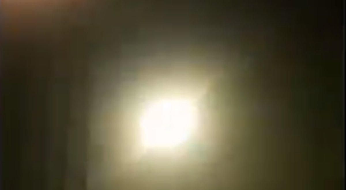 Un vídeo muestra lo que podría ser el impacto de un misil en el avión ucraniano que se estrelló en Teherán. Un vídeo muestra lo que podría ser el impacto de un misil en el avión ucraniano que se estrelló en Teherán.