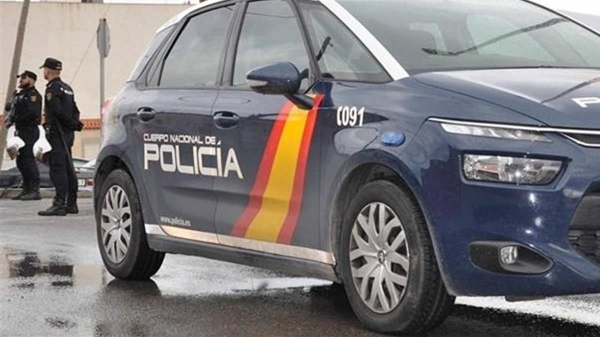 Un vehículo de la Policía Nacional. Un vehículo de la Policía Nacional.