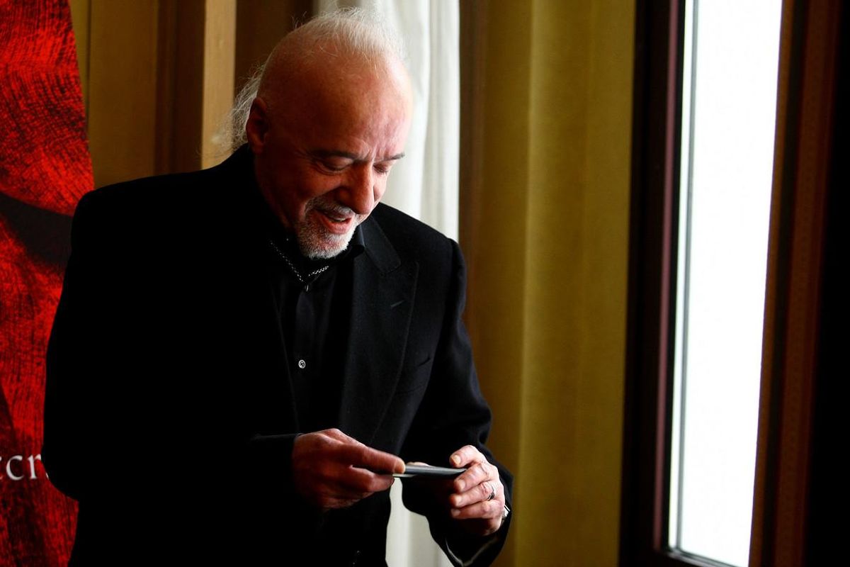 Paulo Coelho. Paulo Coelho.