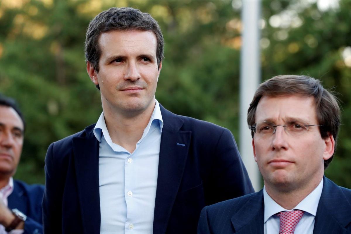 El presidente del Partido Popular, Pablo Casado (i), y el alcalde de Madrid, José Luis Martínez-Almeida (d). El presidente del Partido Popular, Pablo Casado (i), y el alcalde de Madrid, José Luis Martínez-Almeida (d).