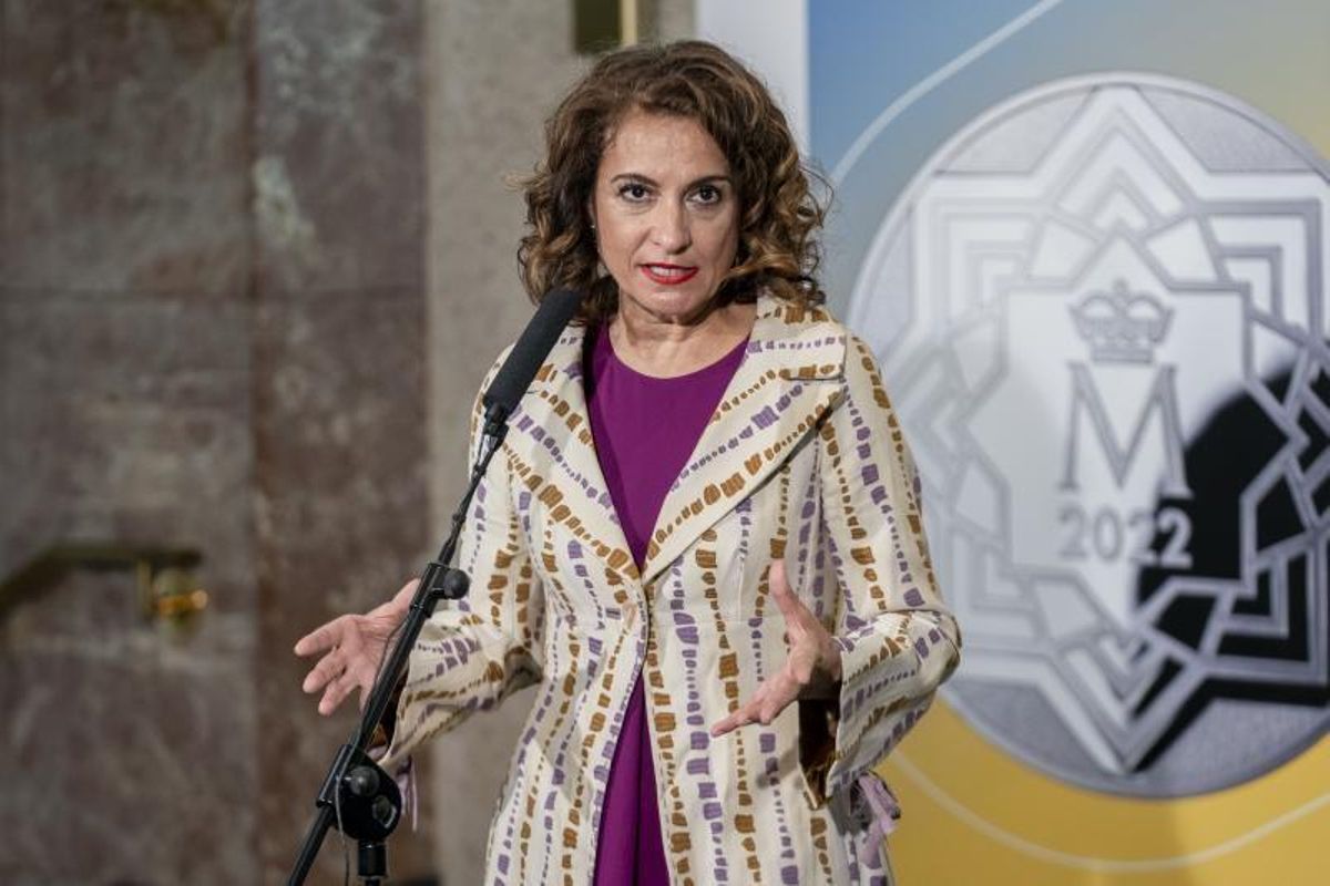El rei Joan Carles, una regularització incompleta... a part d’obligada El rei Joan Carles, una regularització incompleta... a part d’obligada