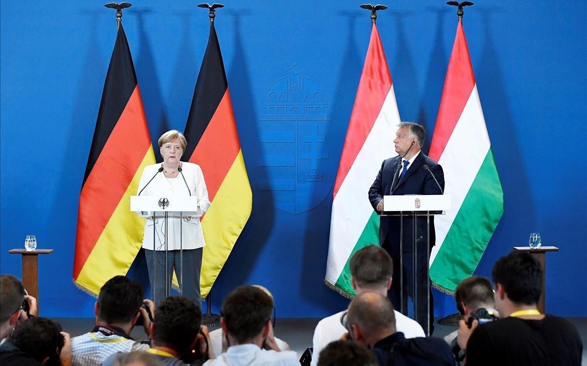 Merkel y Orbán, durante la rueda de prensa.