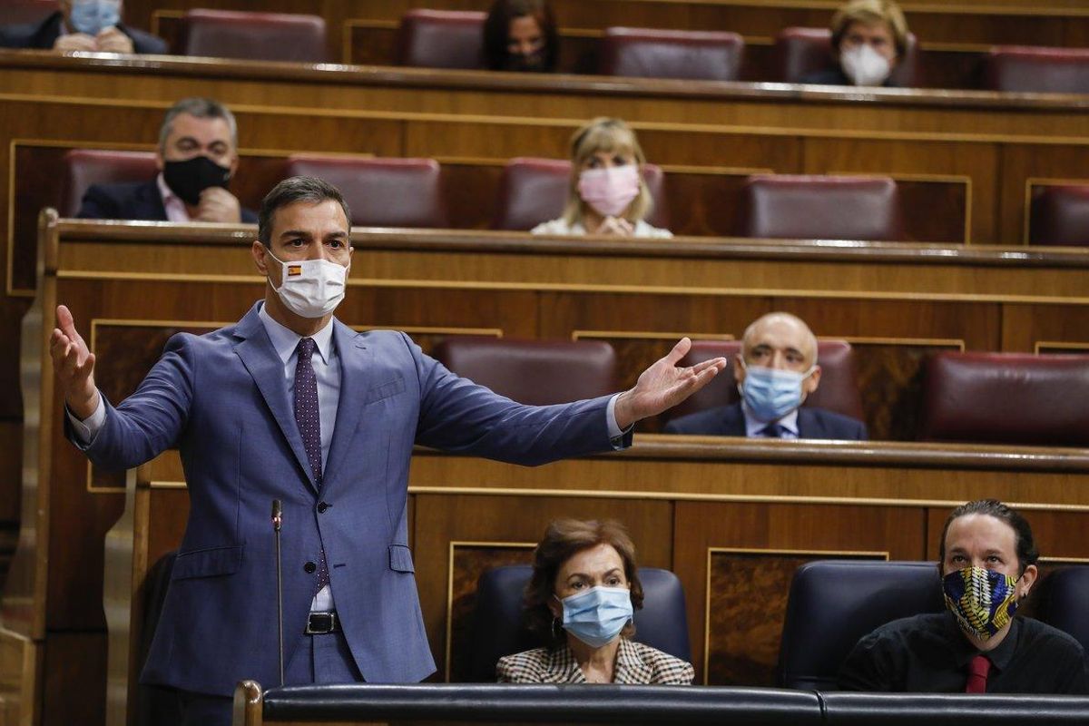 El presidente del Gobierno, Pedro Sánchez, replica a Pablo Casado durante la sesión de control del pasado 14 de octubre en el Congreso. El presidente del Gobierno, Pedro Sánchez, replica a Pablo Casado durante la sesión de control del pasado 14 de octubre en el Congreso.
