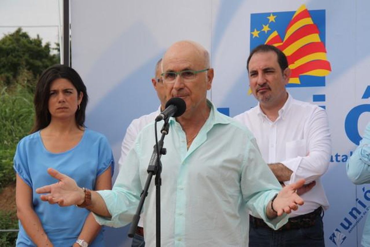 Josep Antoni Duran Lleida, líder de UDC, interviene en el tradicional desayuno de verano de su partido en Llofriu. Josep Antoni Duran Lleida, líder de UDC, interviene en el tradicional desayuno de verano de su partido en Llofriu.