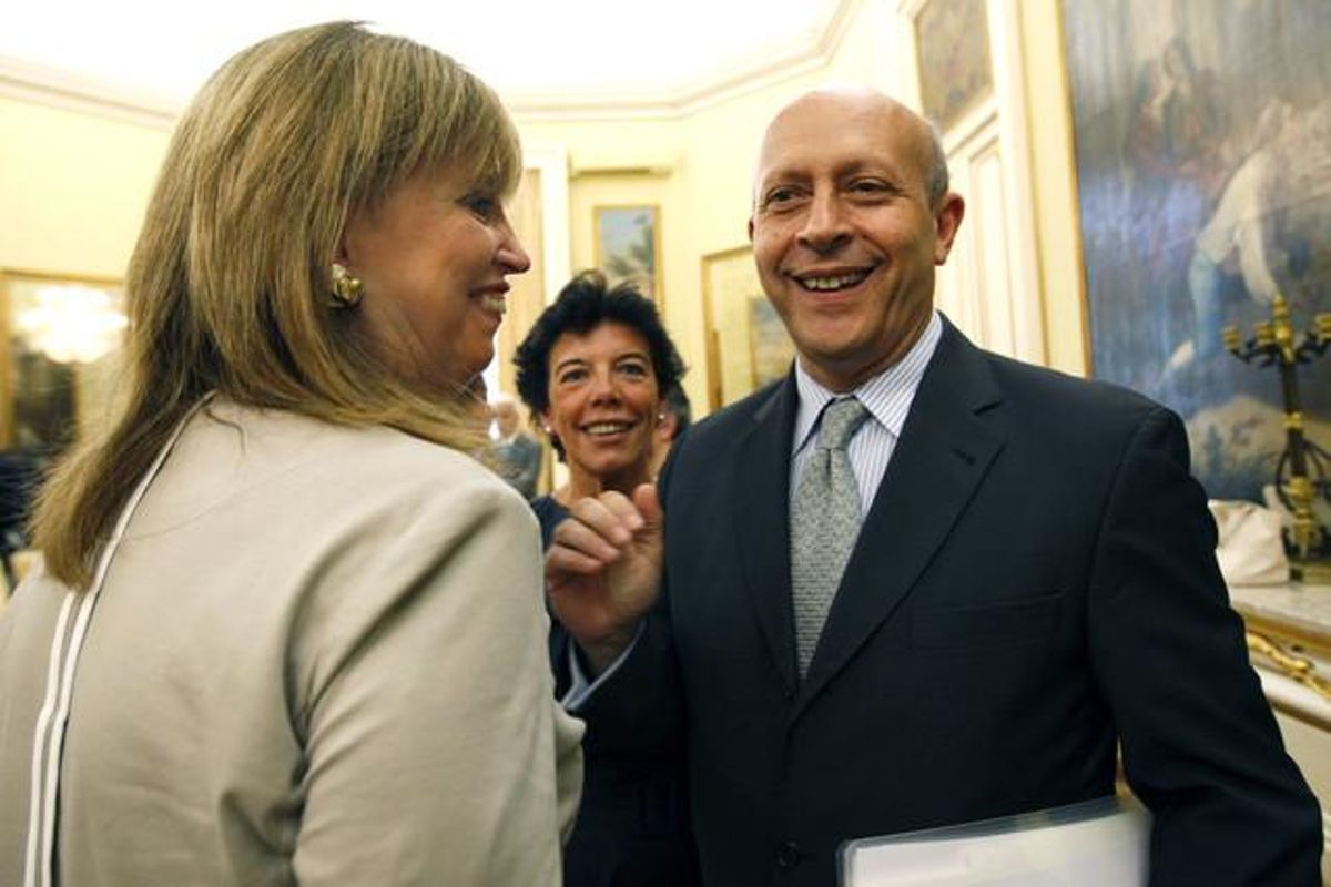 El ministro de Educación, José Ignacio Wert junto a la ’consellera’ de Ensenyament, Irene Rigau El ministro de Educación, José Ignacio Wert junto a la ’consellera’ de Ensenyament, Irene Rigau