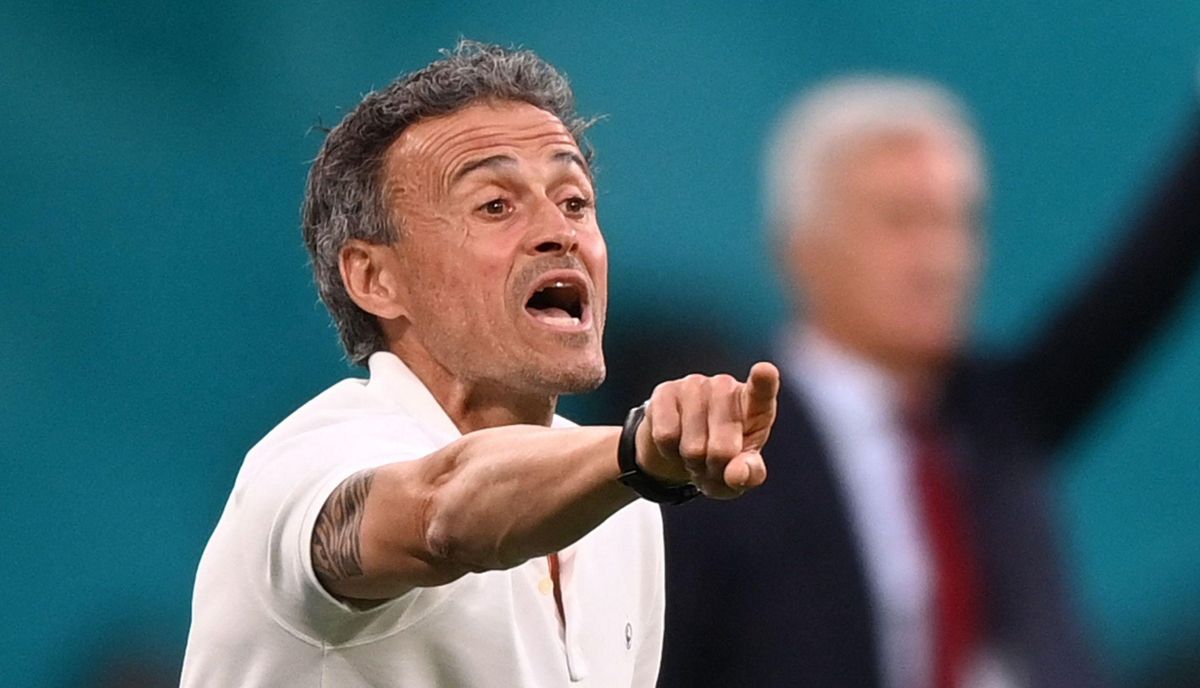 Luis Enrique durante el partido de cuartos contra Suiza. Luis Enrique durante el partido de cuartos contra Suiza.
