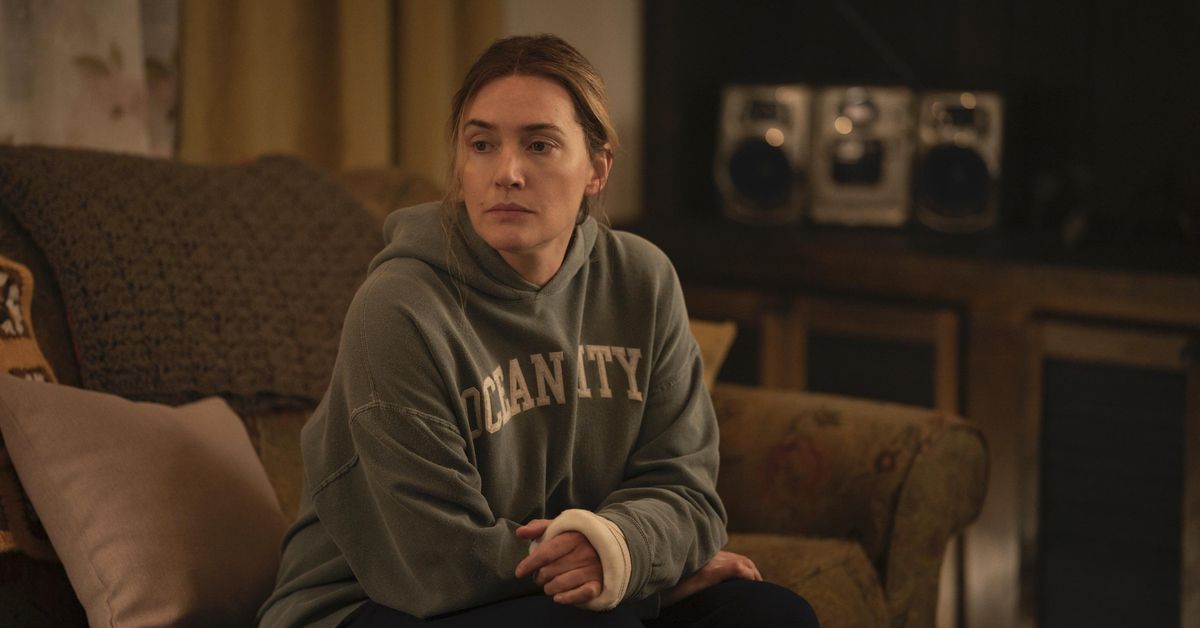 Mare Of Easttown Distribution Crítica de 'Mare of Easttown': retrato de mujer con crimen al fondo