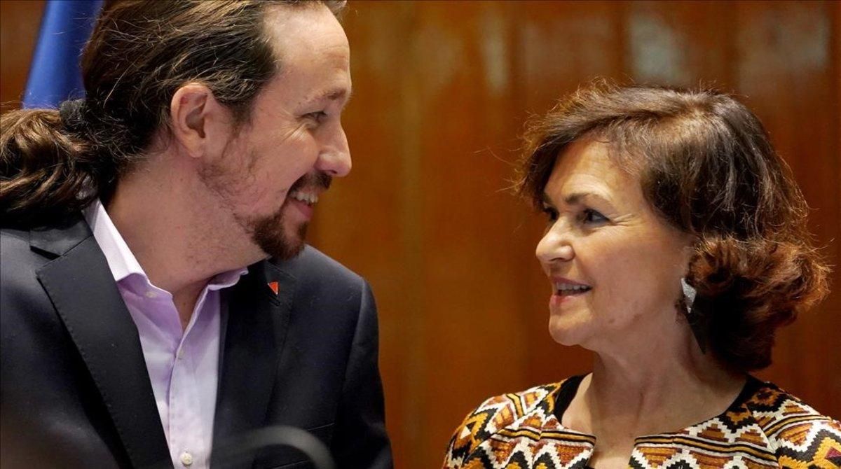 La vicepresidenta primera, Carmen Calvo, junto al vicepresidente segundo, Pablo Iglesias La vicepresidenta primera, Carmen Calvo, junto al vicepresidente segundo, Pablo Iglesias
