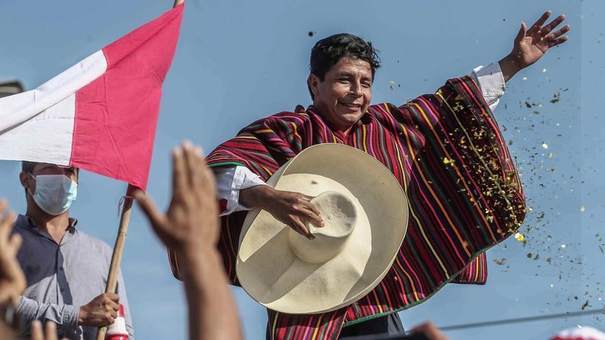 Pedro Castillo asume la presidencia de Perú en medio de fuertes expectativas - Vimarsana News