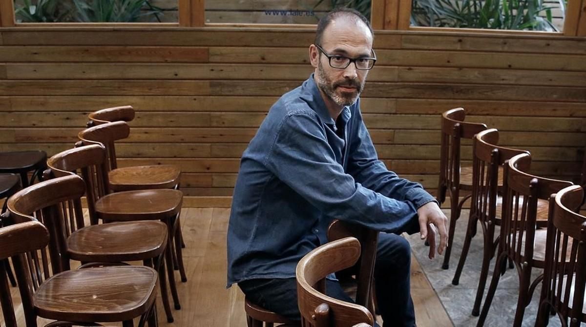 Gabi Martínez, minutos antes de la presentación en Laie. No quedó ni una silla libre. Gabi Martínez, minutos antes de la presentación en Laie. No quedó ni una silla libre.