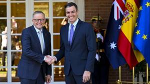 El presidente del Gobierno, Pedro Sánchez, recibe al primer ministro de Australia, el laborista Anthony Albanese, en el marco de su agenda bilateral previa a la cumbre de la OTAN de Madrid, este 28 de junio de 2022 en la Moncloa. 