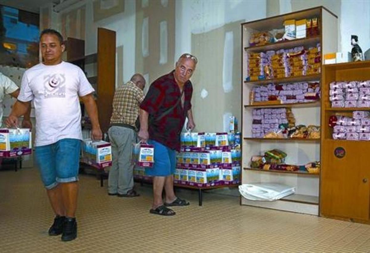 Espacio de emergencia 8El banco de alimentos abierto por los vecinos este agosto en Ciutat Meridiana. Espacio de emergencia 8El banco de alimentos abierto por los vecinos este agosto en Ciutat Meridiana.