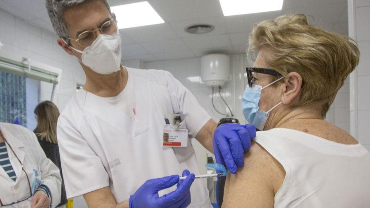 España vacuna a un millón de personas en cinco días España vacuna a un millón de personas en cinco días
