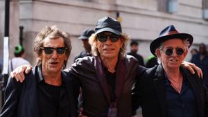 Ron Wood, Keith Richards y Mick Jagger de la legendaria banda de rock británica The Rolling Stones presentan su nuevo álbum, Hackney Diamonds en Hackney Empire en Londres el 6 de septiembre de 2023. Es su primer disco con material inédito desde 2005.