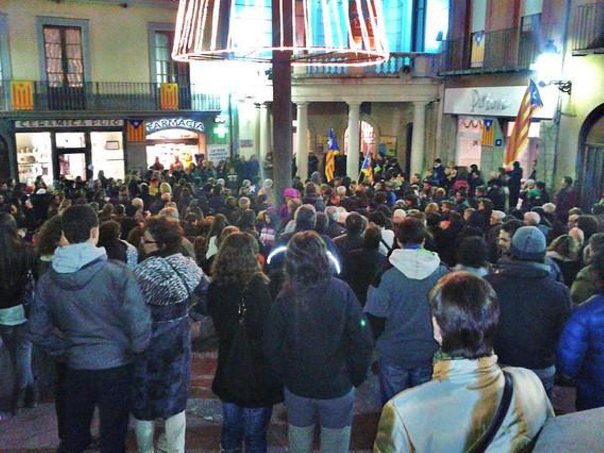 Concentración en Berga (Berguedà) convocada por Somescola. Concentración en Berga (Berguedà) convocada por Somescola.